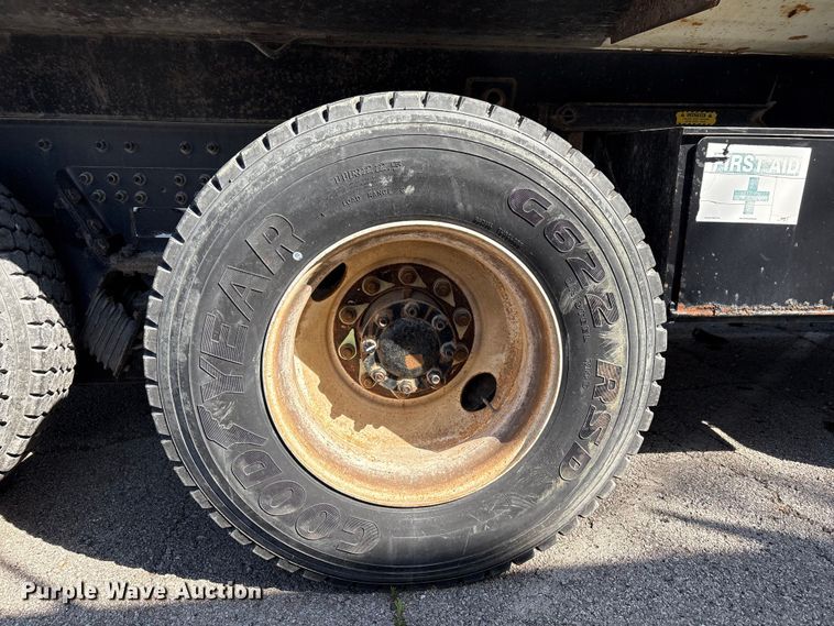 image for item FB8663 2011 International WorkStar 7400 dump truck