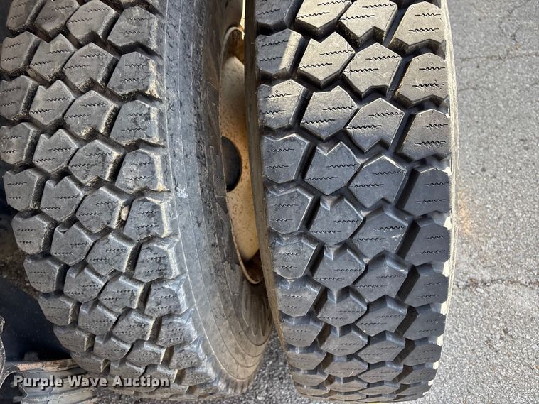 image for item FB8663 2011 International WorkStar 7400 dump truck