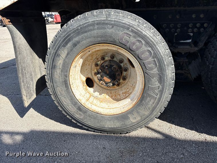 image for item FB8663 2011 International WorkStar 7400 dump truck