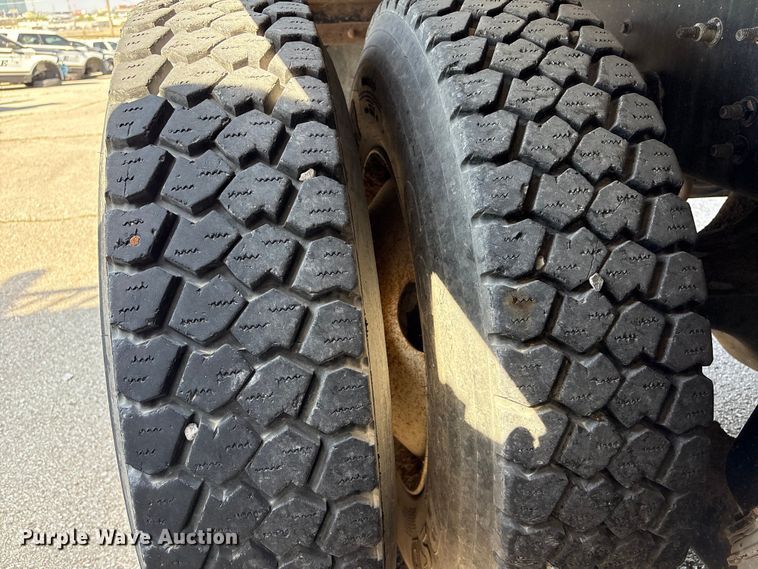 image for item FB8663 2011 International WorkStar 7400 dump truck