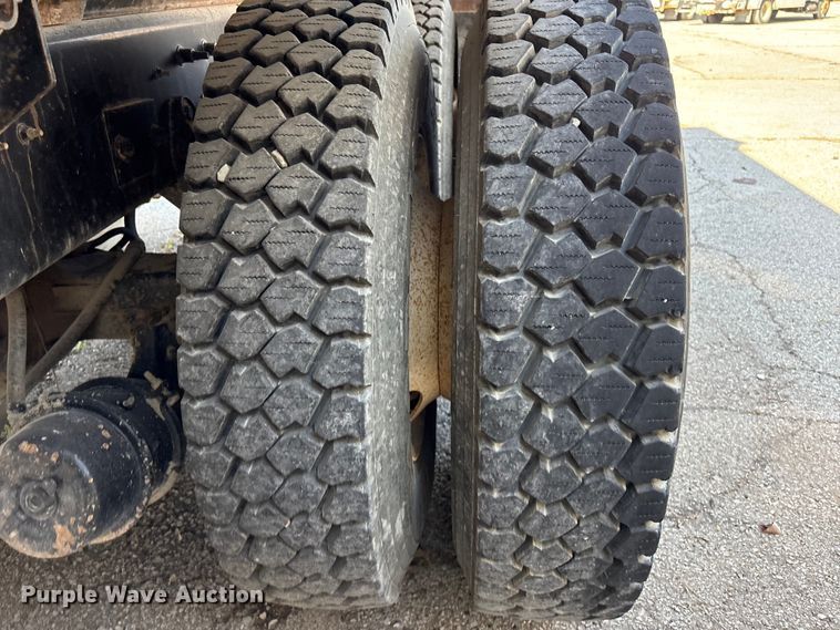 image for item FB8663 2011 International WorkStar 7400 dump truck