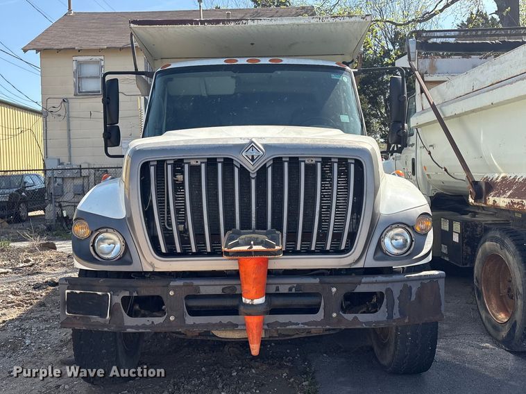 image for item FB8664 2009 International WorkStar 7400 dump truck