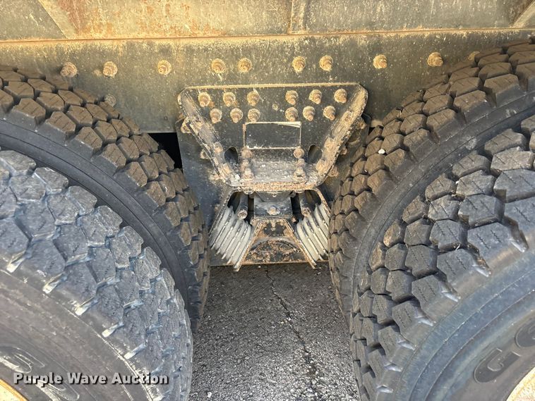 image for item FB8664 2009 International WorkStar 7400 dump truck