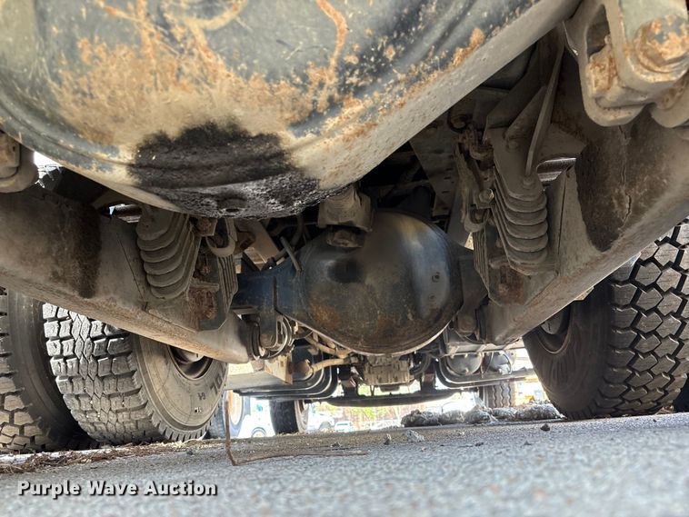 image for item FB8664 2009 International WorkStar 7400 dump truck