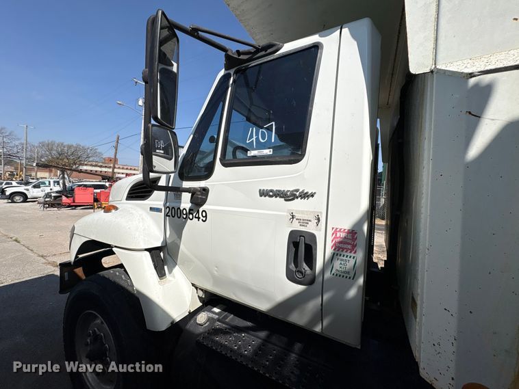 image for item FB8664 2009 International WorkStar 7400 dump truck