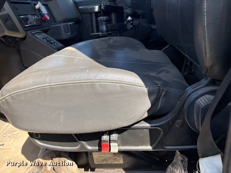 image for item FB8664 2009 International WorkStar 7400 dump truck