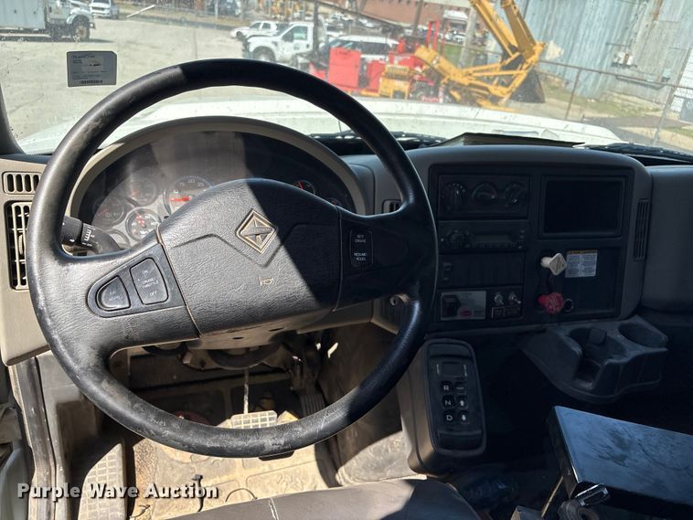 image for item FB8664 2009 International WorkStar 7400 dump truck