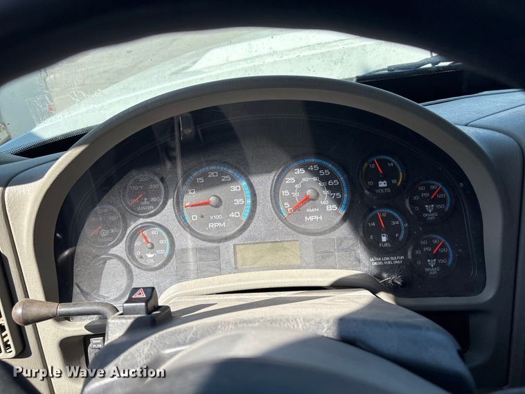 image for item FB8664 2009 International WorkStar 7400 dump truck