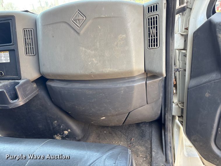 image for item FB8664 2009 International WorkStar 7400 dump truck