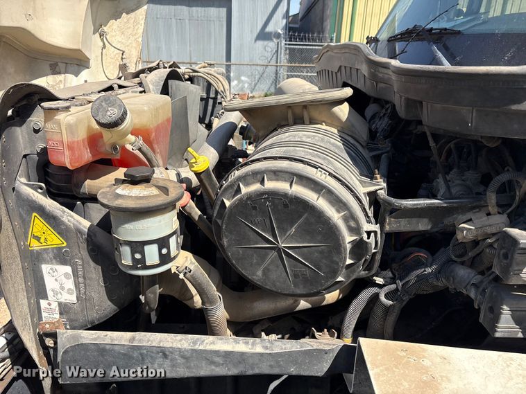 image for item FB8664 2009 International WorkStar 7400 dump truck