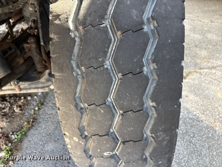 image for item FB8664 2009 International WorkStar 7400 dump truck