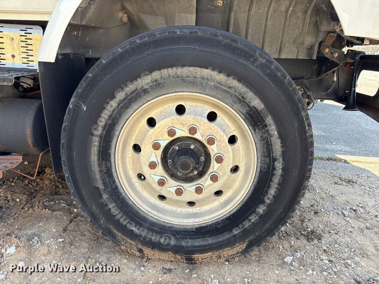 image for item FB8664 2009 International WorkStar 7400 dump truck