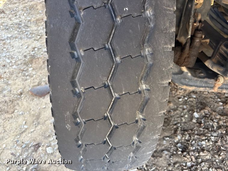 image for item FB8664 2009 International WorkStar 7400 dump truck