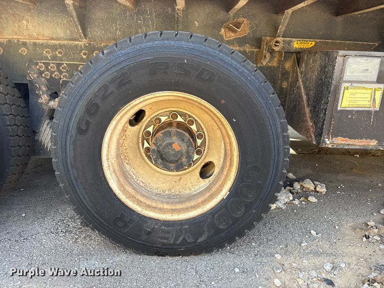 image for item FB8664 2009 International WorkStar 7400 dump truck