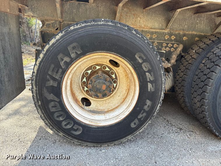 image for item FB8664 2009 International WorkStar 7400 dump truck