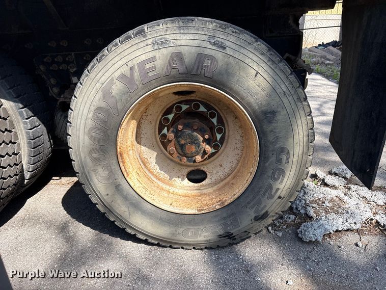 image for item FB8664 2009 International WorkStar 7400 dump truck