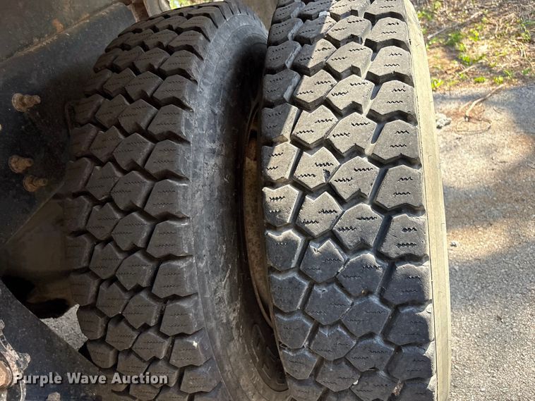 image for item FB8664 2009 International WorkStar 7400 dump truck