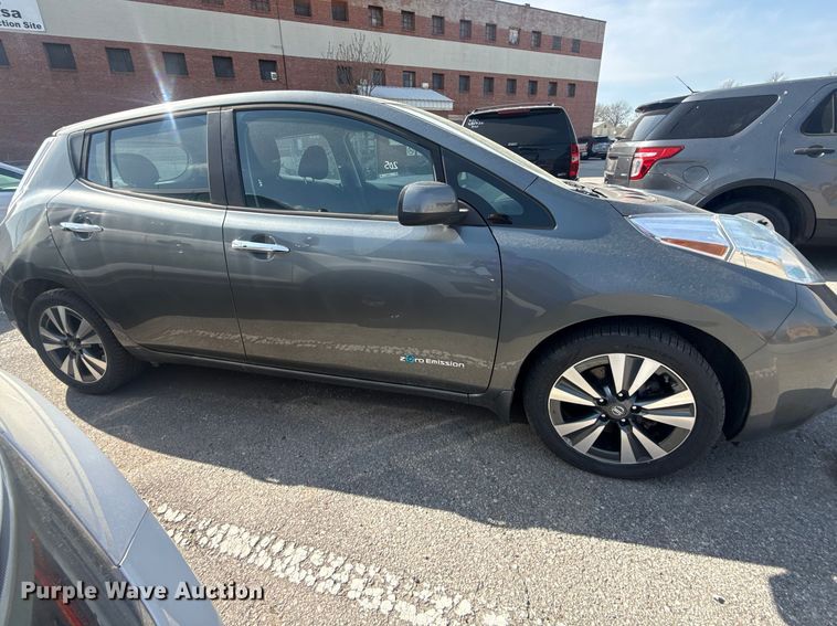 image for item FB8665 2017 Nissan Leaf 