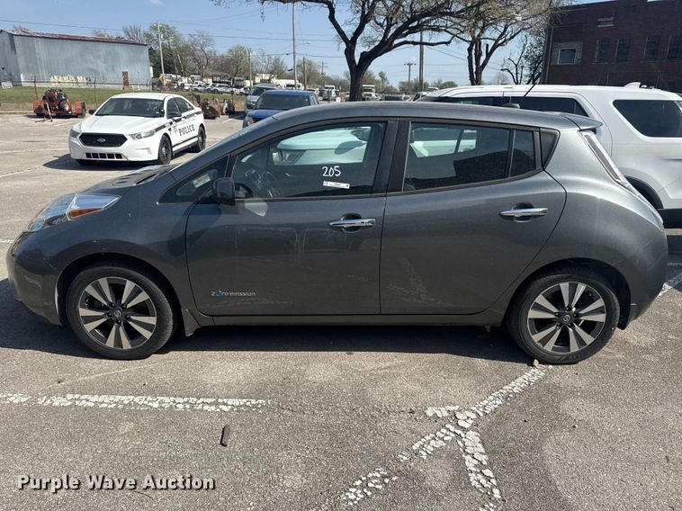 image for item FB8665 2017 Nissan Leaf 