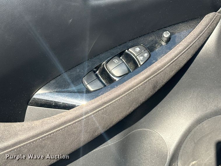 image for item FB8665 2017 Nissan Leaf 