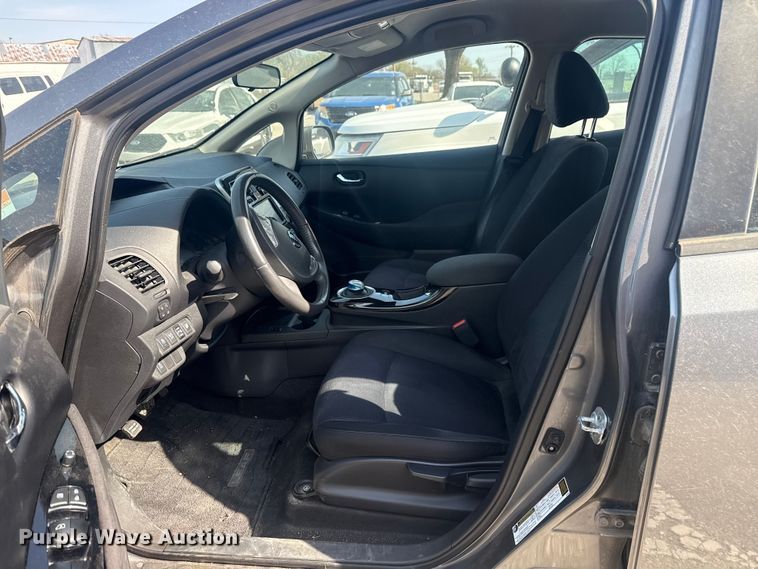 image for item FB8665 2017 Nissan Leaf 