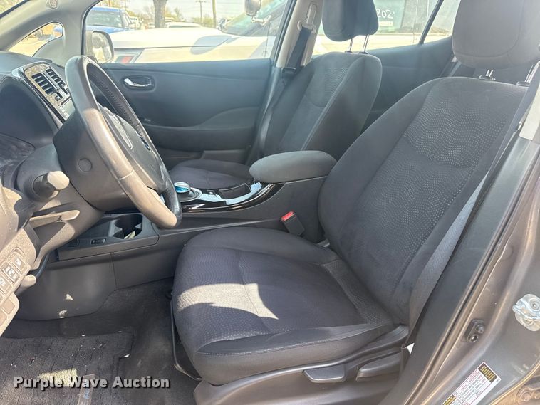 image for item FB8665 2017 Nissan Leaf 