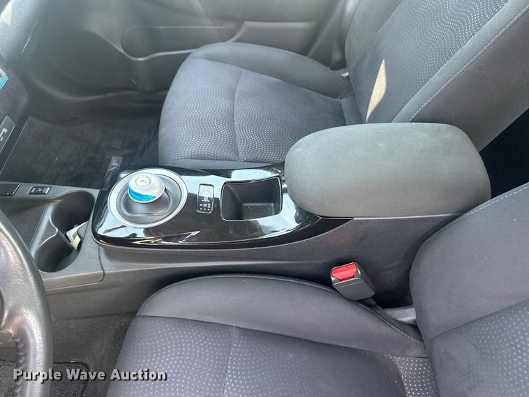 image for item FB8665 2017 Nissan Leaf 