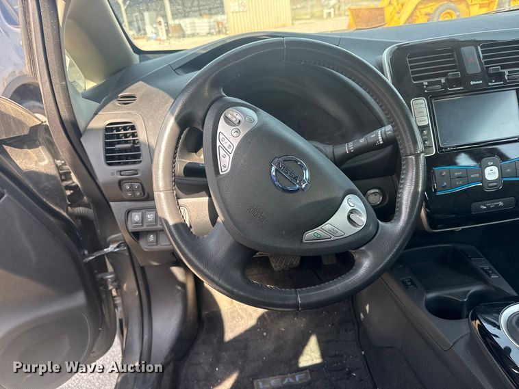 image for item FB8665 2017 Nissan Leaf 