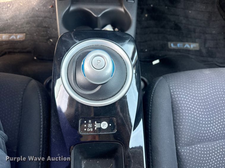 image for item FB8665 2017 Nissan Leaf 