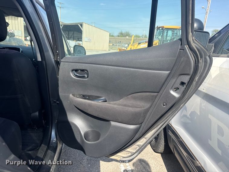 image for item FB8665 2017 Nissan Leaf 