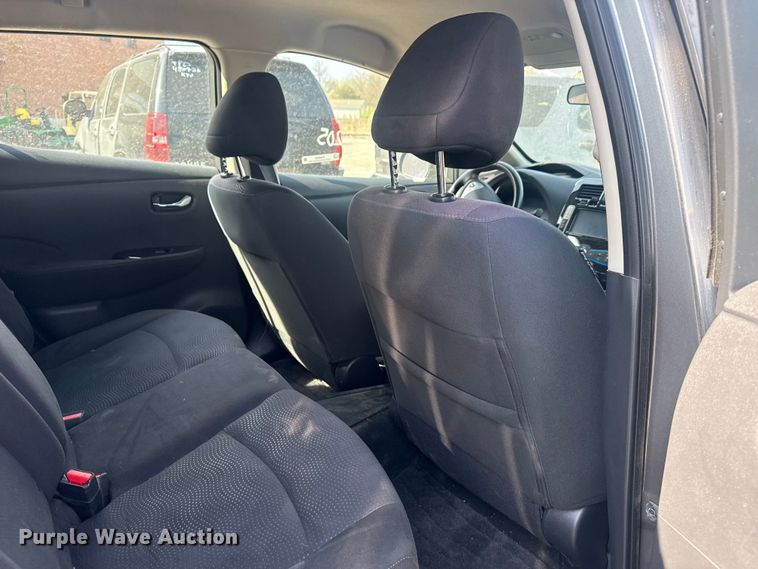 image for item FB8665 2017 Nissan Leaf 