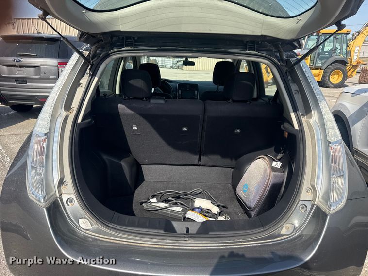 image for item FB8665 2017 Nissan Leaf 