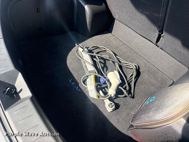 image for item FB8665 2017 Nissan Leaf 