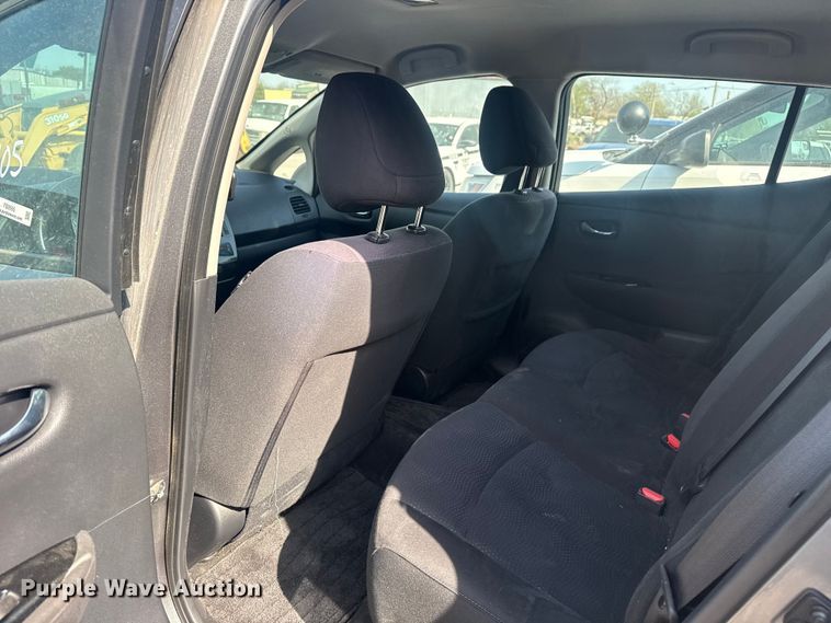 image for item FB8665 2017 Nissan Leaf 