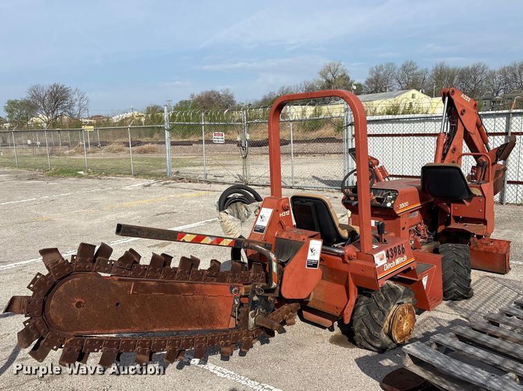 image for item FB8666 1995 Ditch Witch 3500 trencher