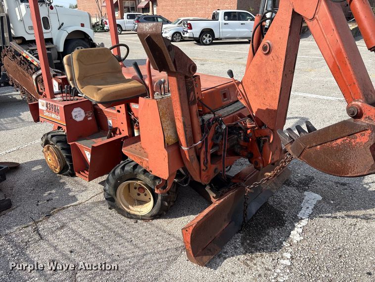 image for item FB8666 1995 Ditch Witch 3500 trencher
