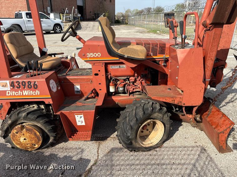 image for item FB8666 1995 Ditch Witch 3500 trencher