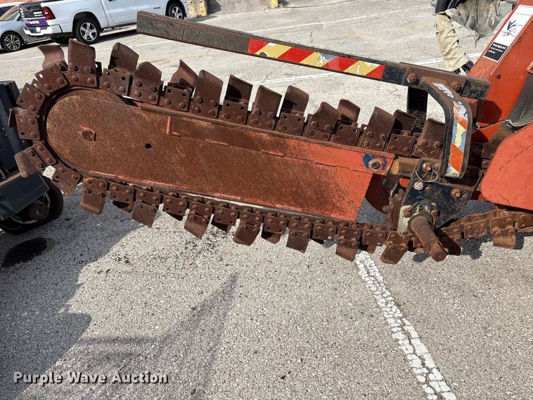 image for item FB8666 1995 Ditch Witch 3500 trencher