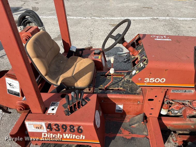 image for item FB8666 1995 Ditch Witch 3500 trencher