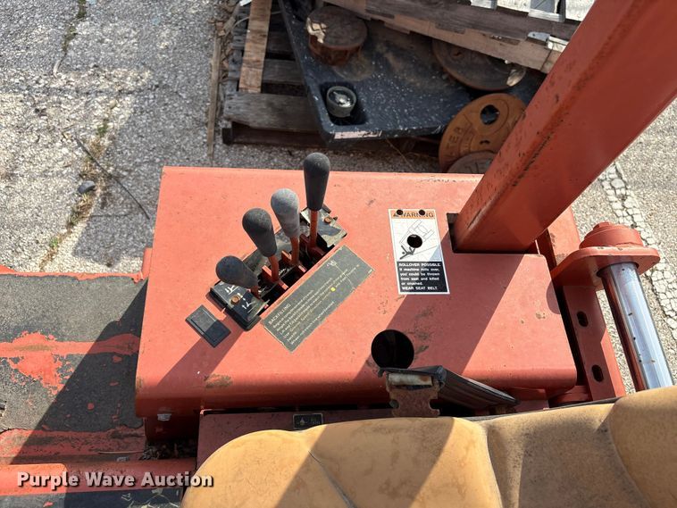 image for item FB8666 1995 Ditch Witch 3500 trencher