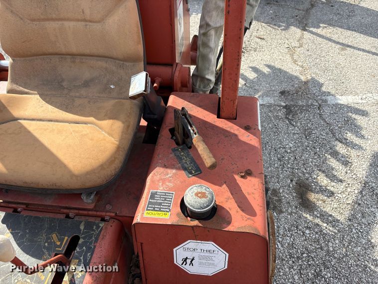 image for item FB8666 1995 Ditch Witch 3500 trencher