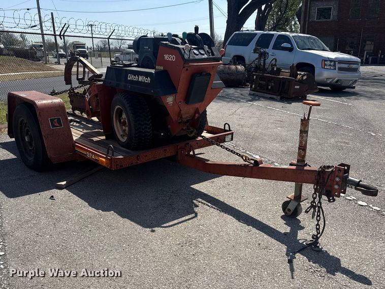 image for item FB8667 1989 Ditch Witch 1620 trencher