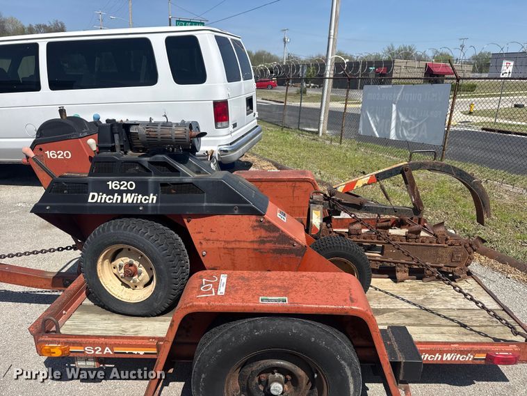 image for item FB8667 1989 Ditch Witch 1620 trencher