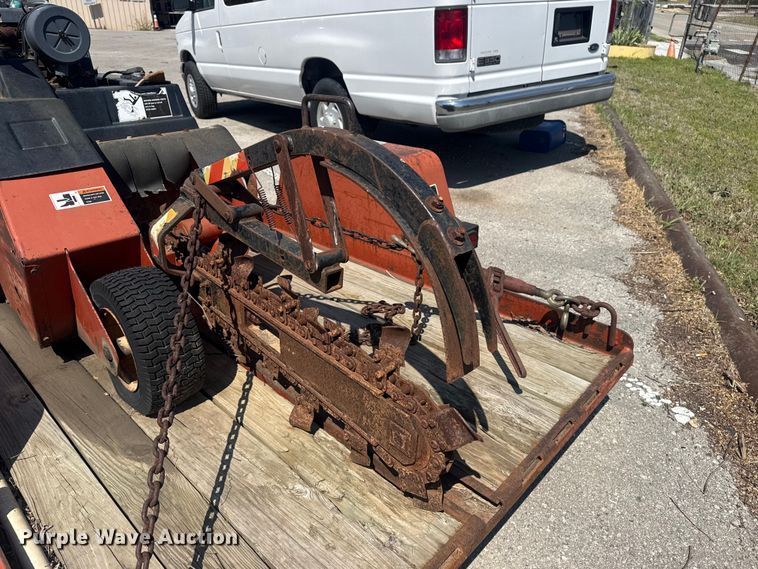 image for item FB8667 1989 Ditch Witch 1620 trencher