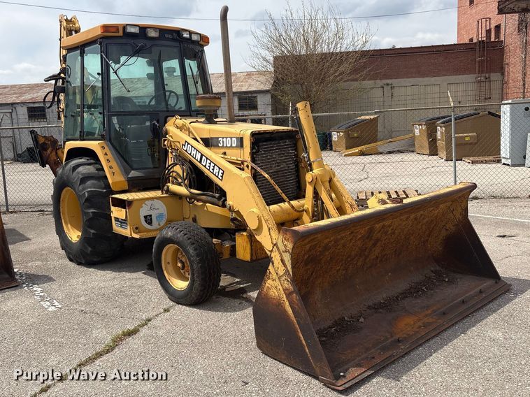 image for item FB8668 1994 John Deere 310D backhoe