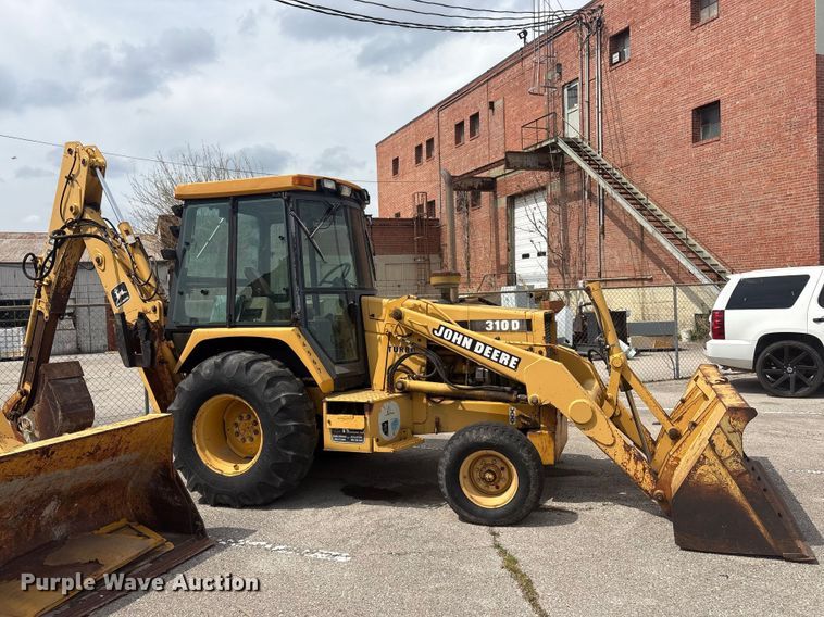 image for item FB8668 1994 John Deere 310D backhoe