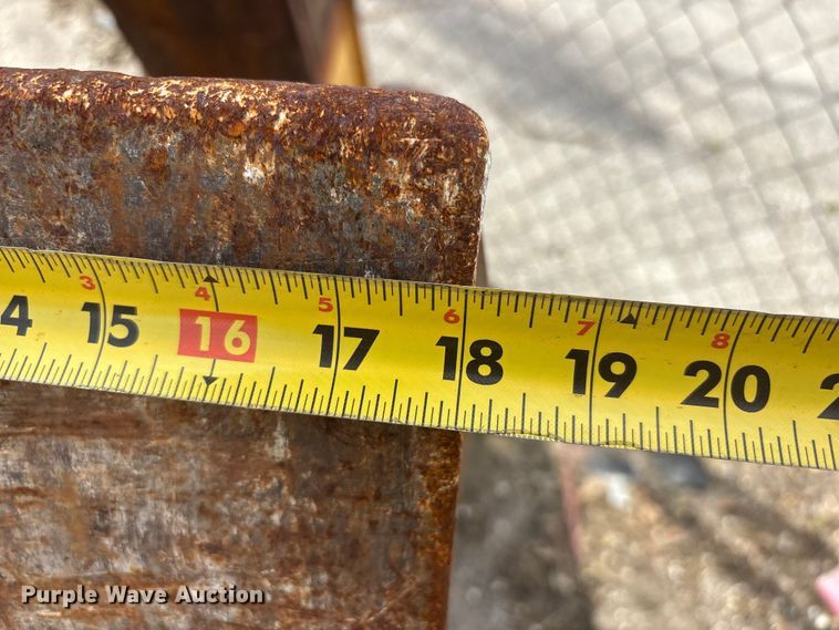 image for item FB8668 1994 John Deere 310D backhoe