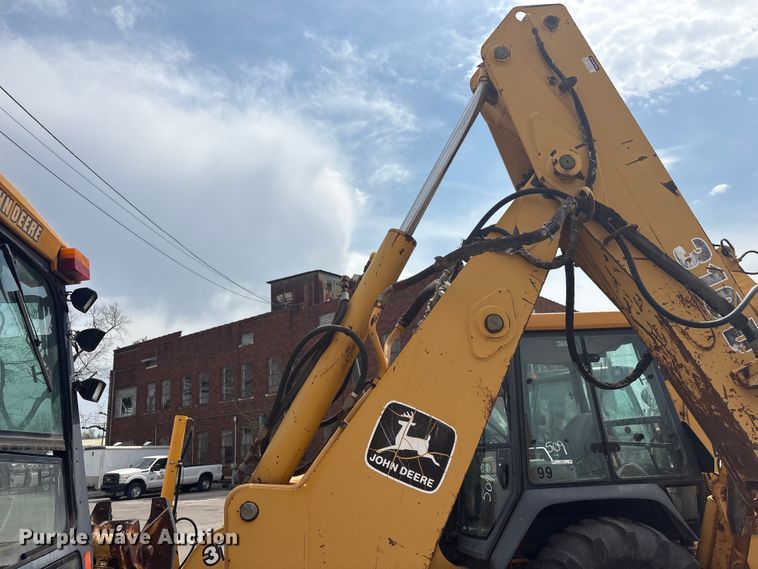 image for item FB8668 1994 John Deere 310D backhoe