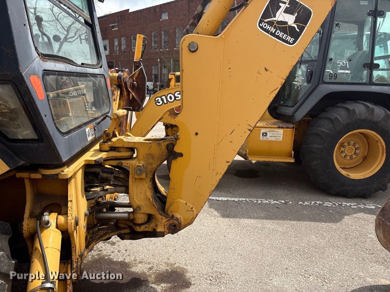 image for item FB8668 1994 John Deere 310D backhoe