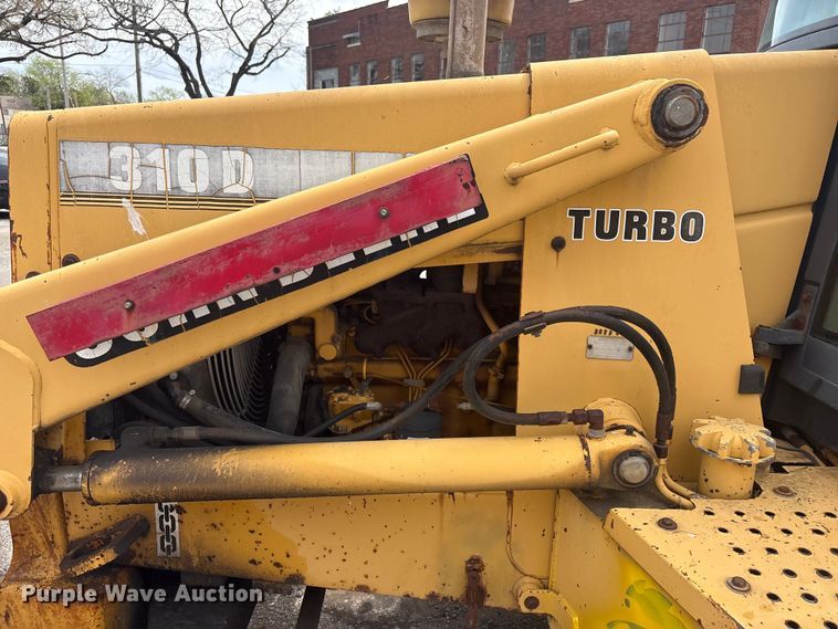 image for item FB8668 1994 John Deere 310D backhoe